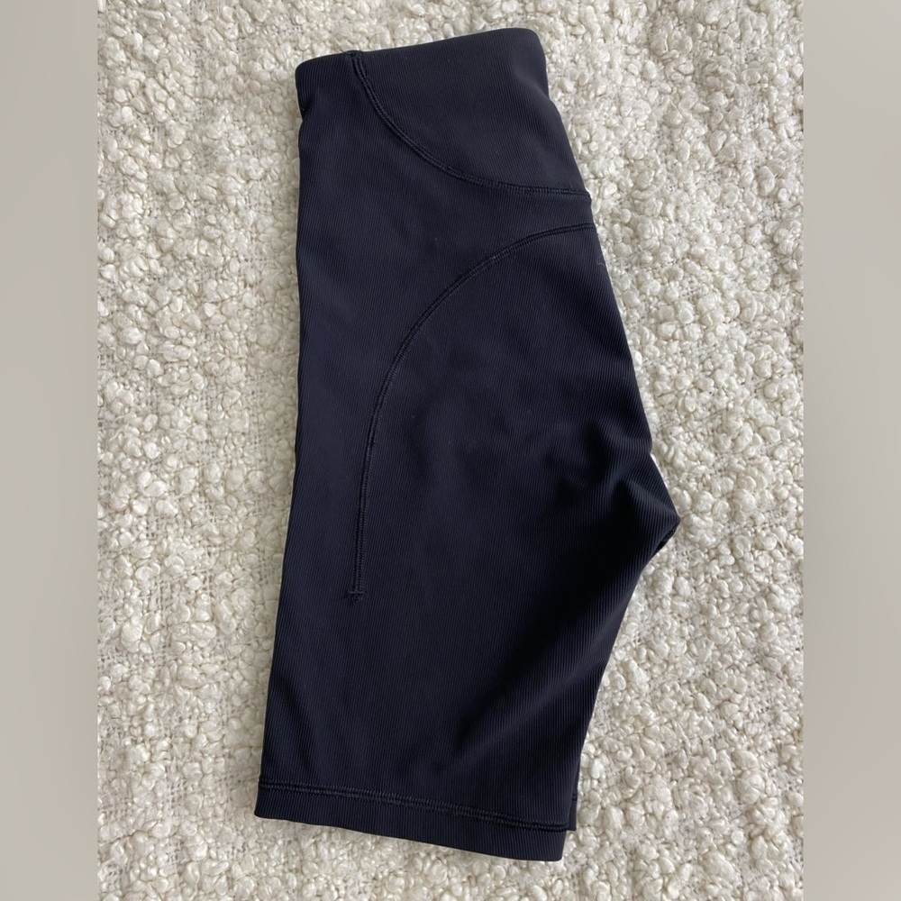 lululemon Ribbed Contour High Rise short, 8”, black, size 4